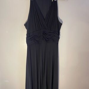 Jones Wear Black Sleeveless Maxi Dress with Ruched Waist